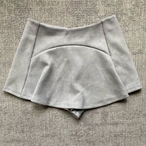 LF Stores Gray Suede-Like Skort